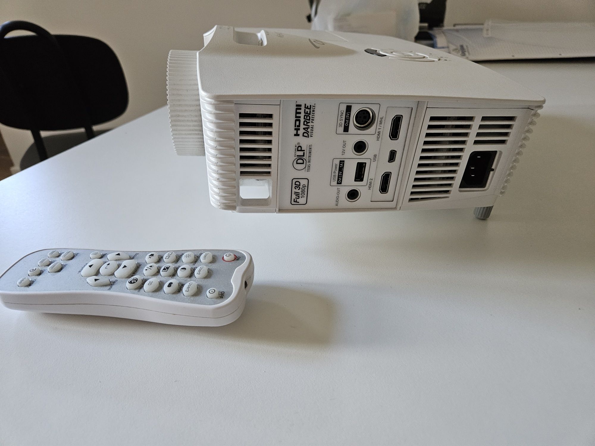 Projektor Optoma HD39 Darbee DLP idealny