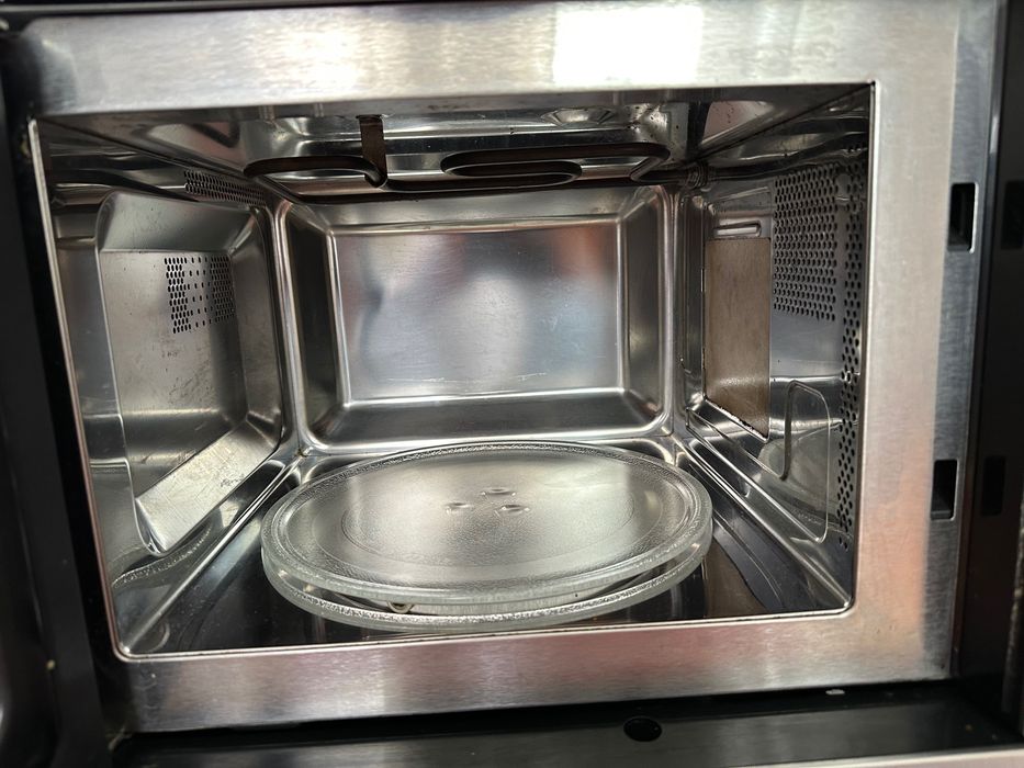 Microondas de Encastre com tamanho 20L e com gril