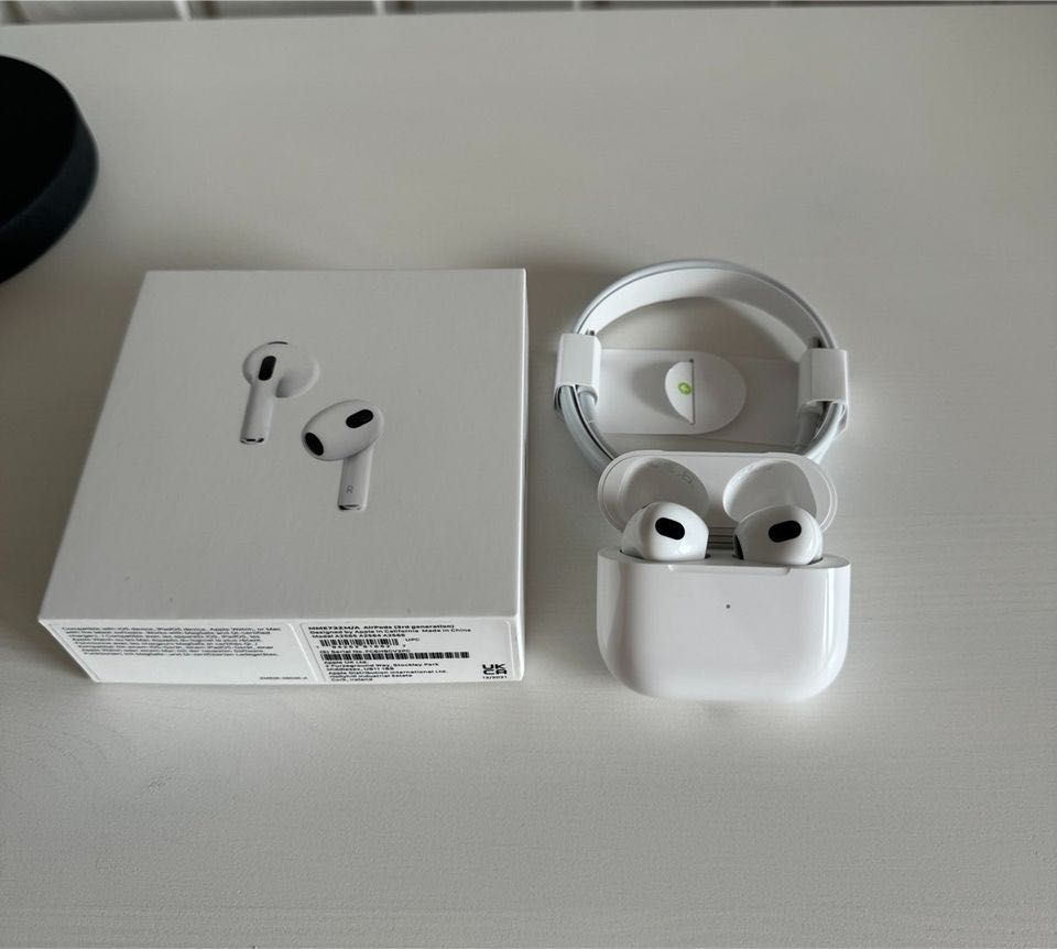 Шикарні навушники AirPods 3 покоління