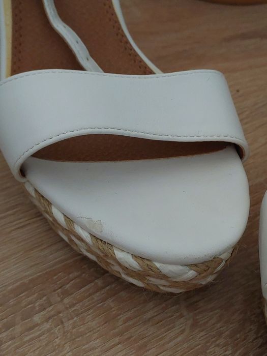 Śliczne białe sandały na koturnie Asos 40 (26cm)