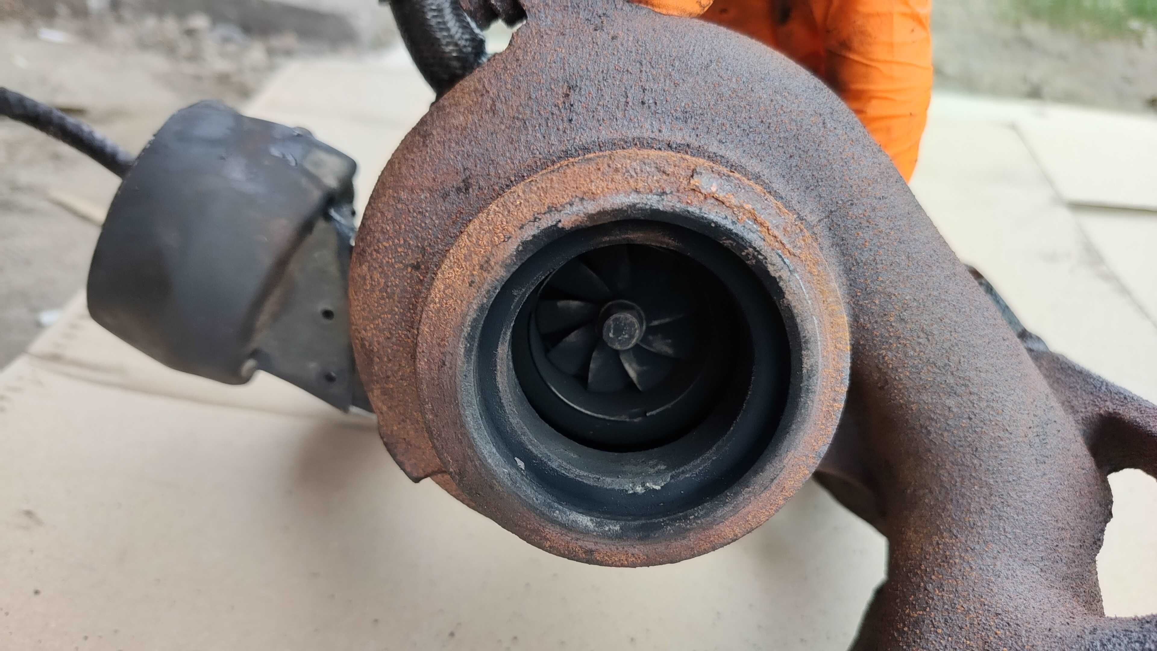Turbo turbosprezarka VW Golf V Audi A3 8P Skoda 1.9 TDI 105km KKK BDB