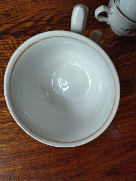 Салатник, чашки, чайник