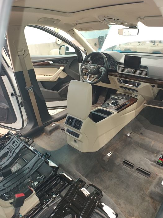 Поліровка Авто Хімчистка поліровка фар Перетяжка потолка стоєок карт !