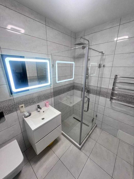 Подобово/довгостроково | Центр, Імперіал | Вільно