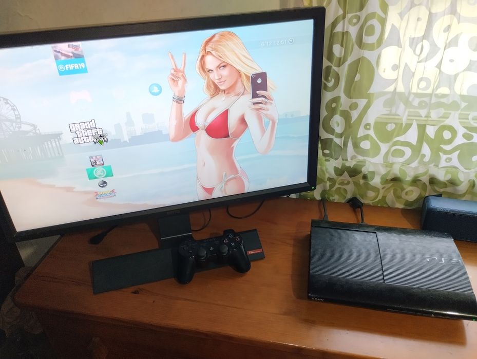 PlayStation 3 super slim desbloqueado