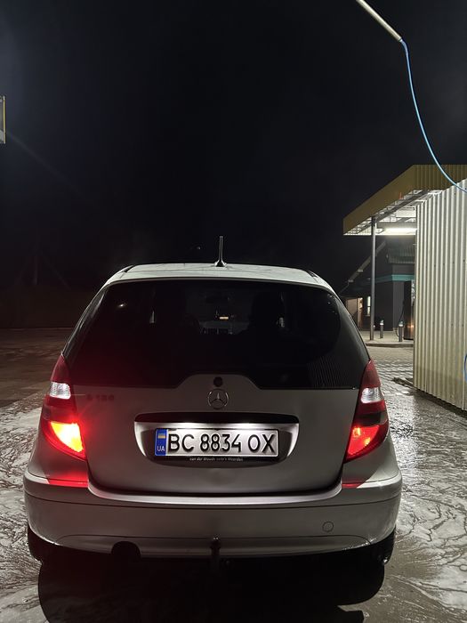 Мерседес А180 по низу ринку