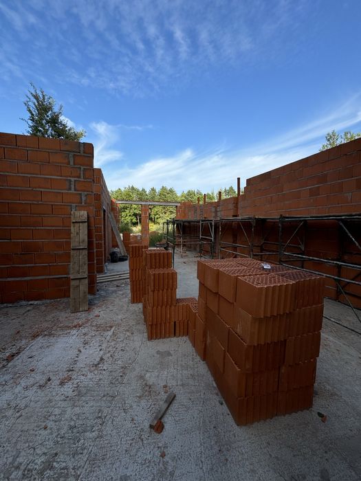 Будівництво :бетонні роботи,дахові роботи, кладка