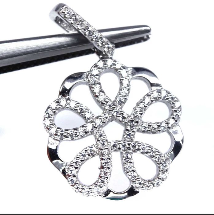 Wisiorek srebrny 925 Cyrkonie