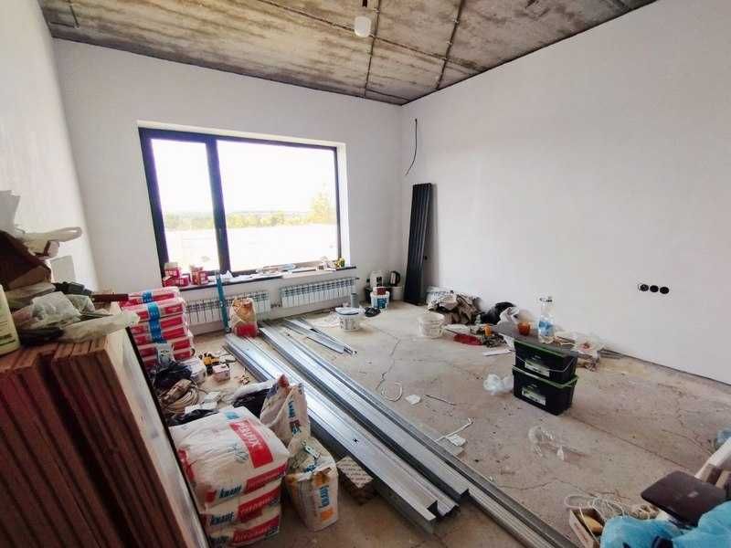 Продам двоповерховий будинок у Малій Данилівці загальною площею 157 м2