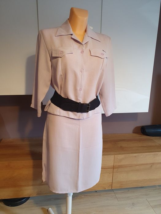 Kostium,bluzka i spódnica,L