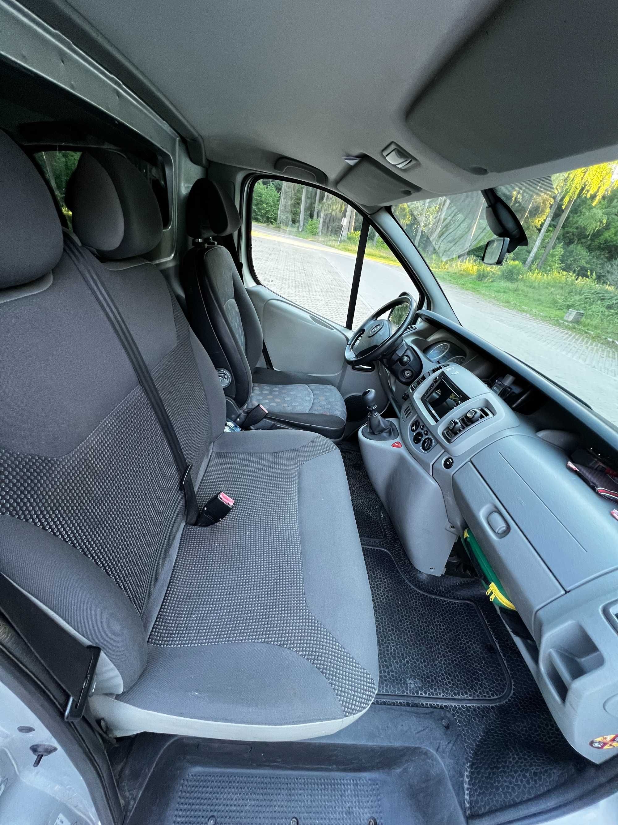 Opel Vivaro Long L2H1 2,5 CDTI 150km 2009