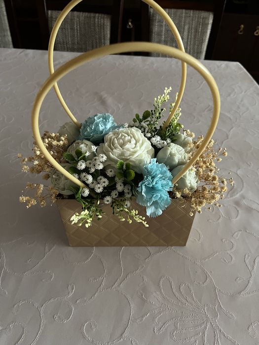 Bukiet kwiatów z świec