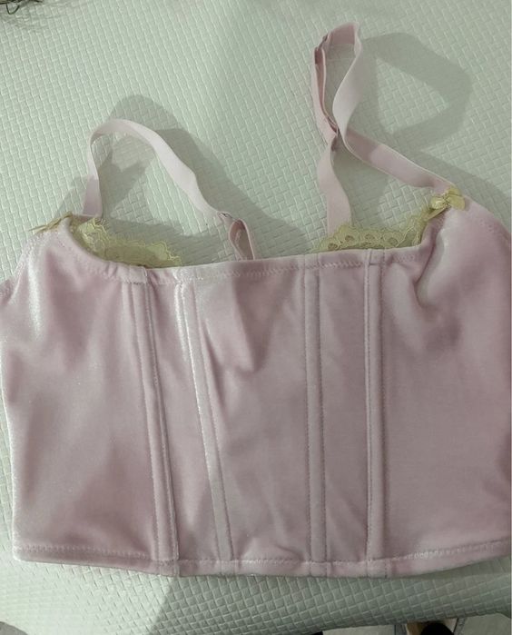 Новий корсет skims