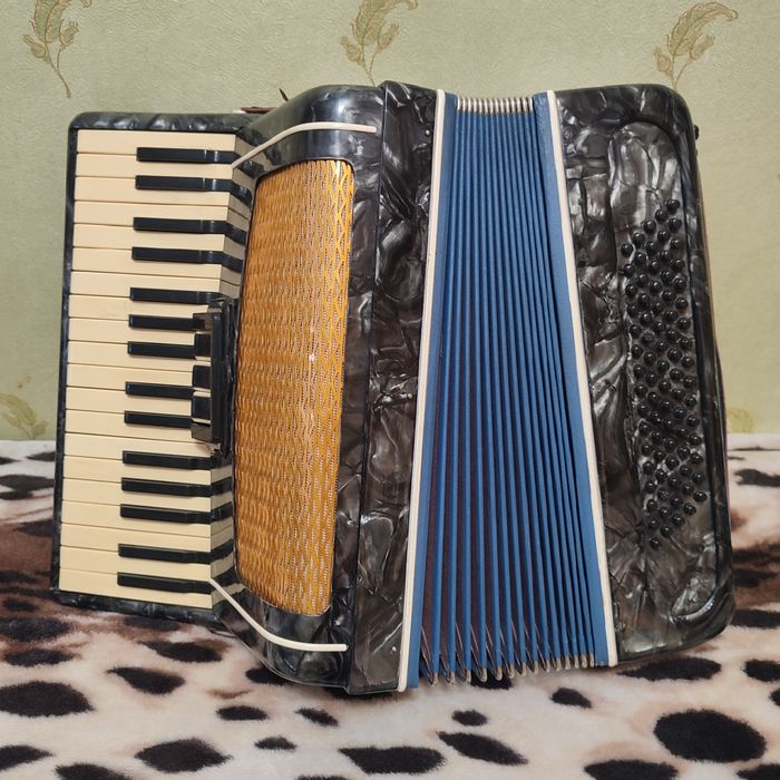 Продам акордеон.