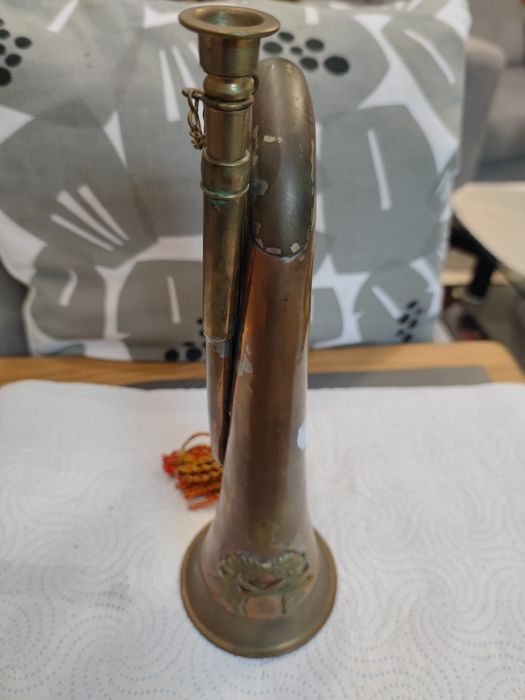 Trąbka wojskowa sygnałówka Francja