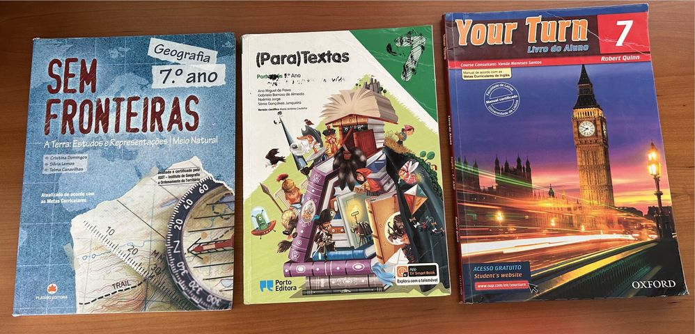 Manuais de: Geografia; Português; Inglês 7•ano