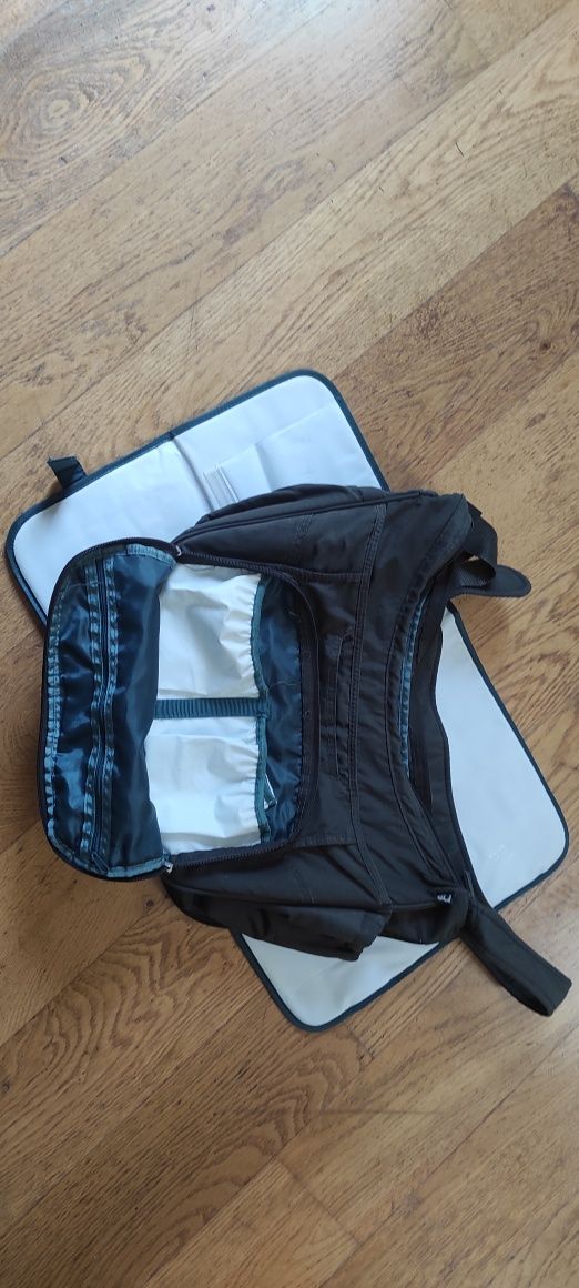 Torba do wózka Mothercare z matą do przewijania.