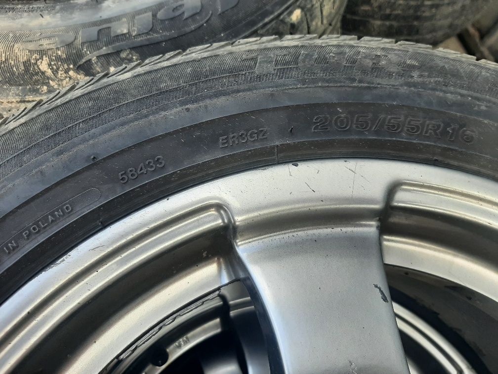 Резина  205 /55/ R16 Bridgestone Б/у