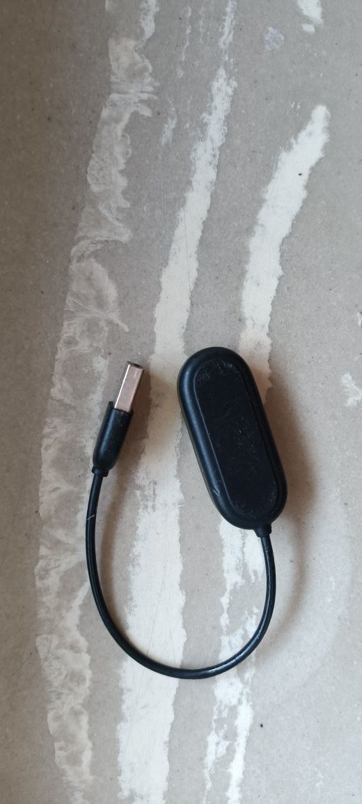 Ładowarka do Mi Band 4 – oryginalna, sprawna