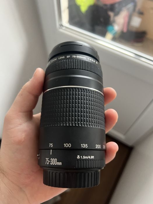 Довгофокусний об’єктив Canon ЕF 75-300mm f/4-5.6 в ідеалі