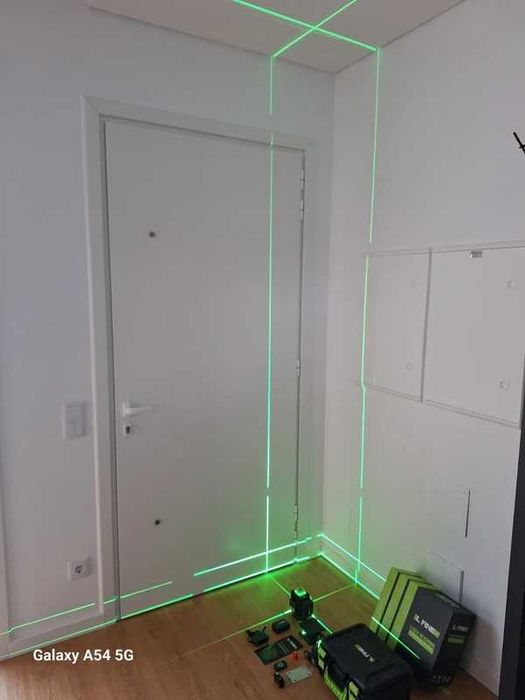 Nível laser 16 linhas 2 baterias 360 3D Autonivelante NOVO