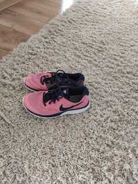 Sprzedam buty damskie Nike