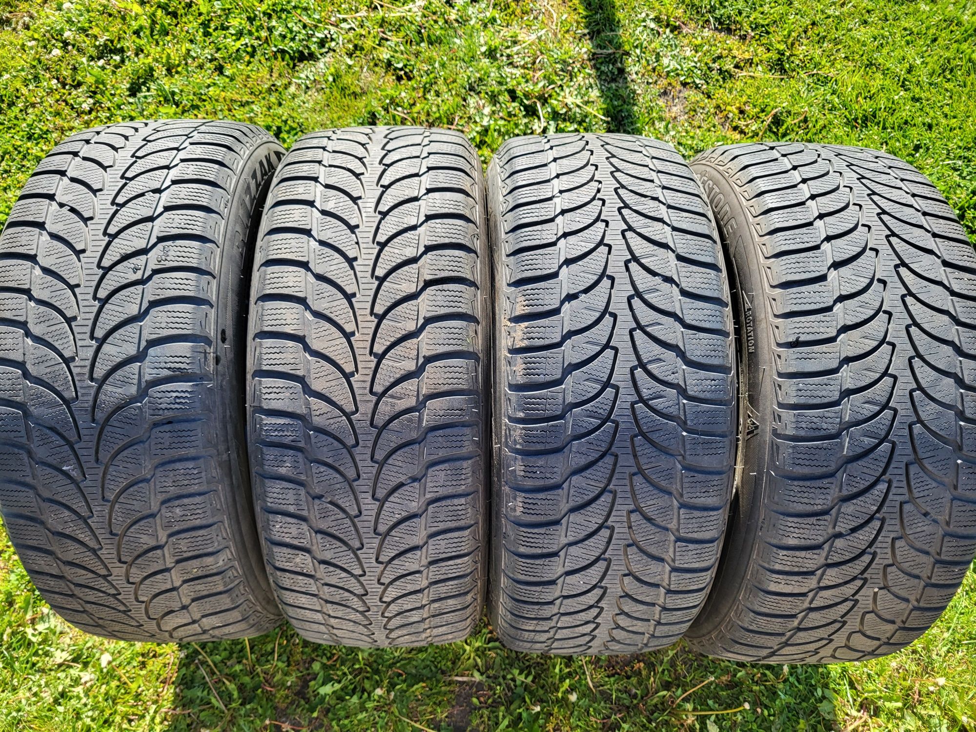 Opony 235/55/17.