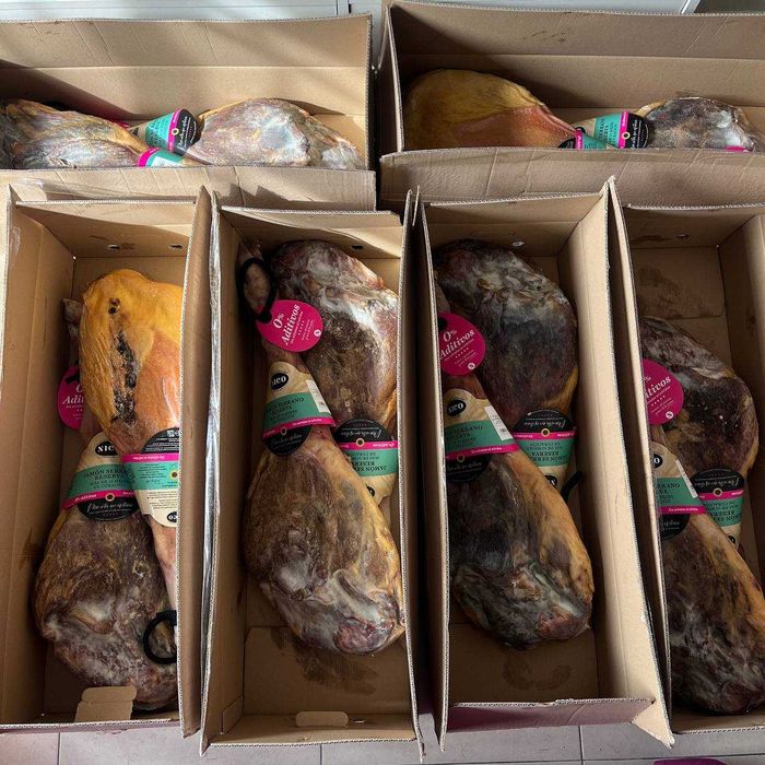 Іспанських хамон плюс подарунок