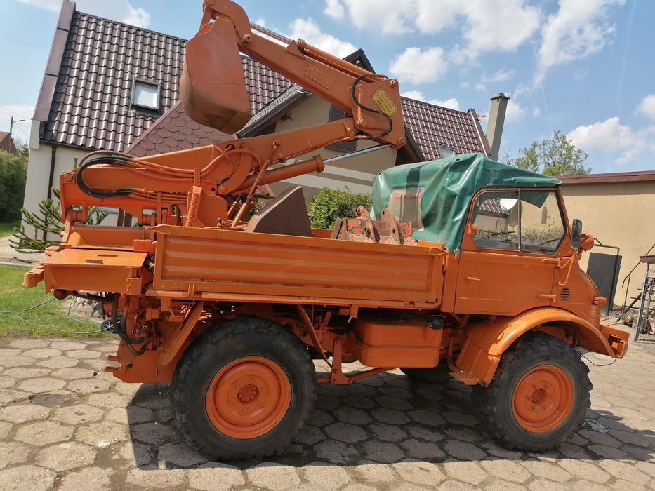 Unimog 406 Cabrio z koparką hydrauliczną super stan