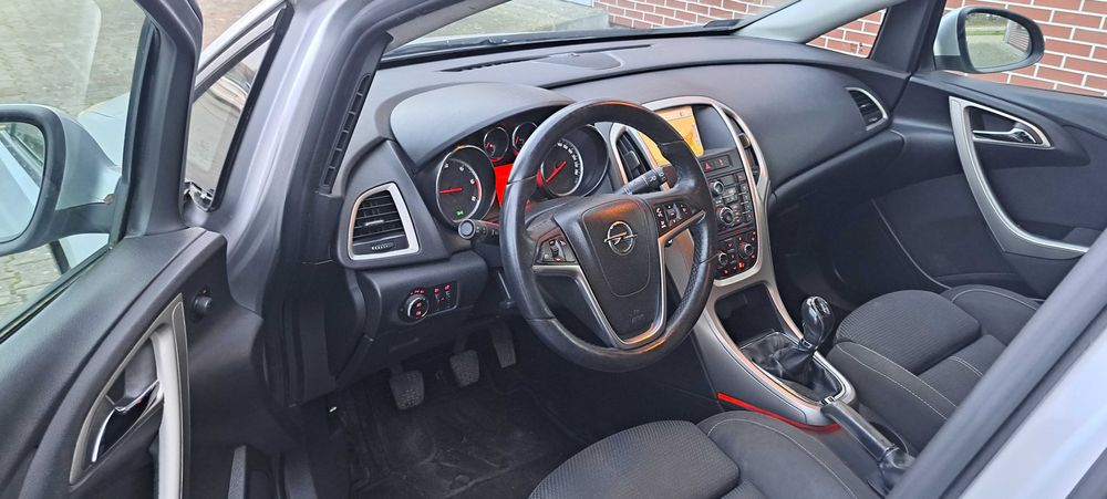 Opel Astra J 2011 rok 1.7 CDTI Nawigacja 6 biegów