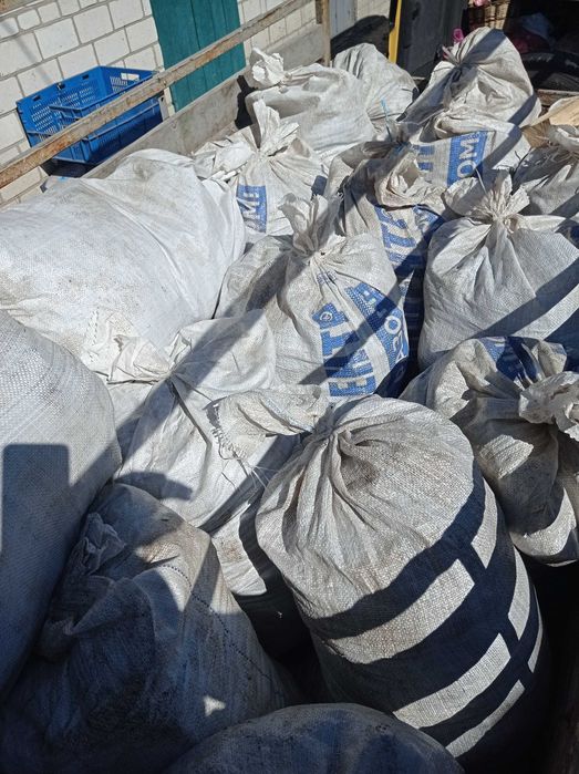 Перегній коров'ячий домашній, гній в мішках