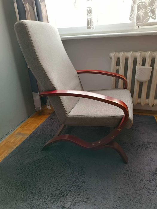 Fotel bujany w dobrym stanie