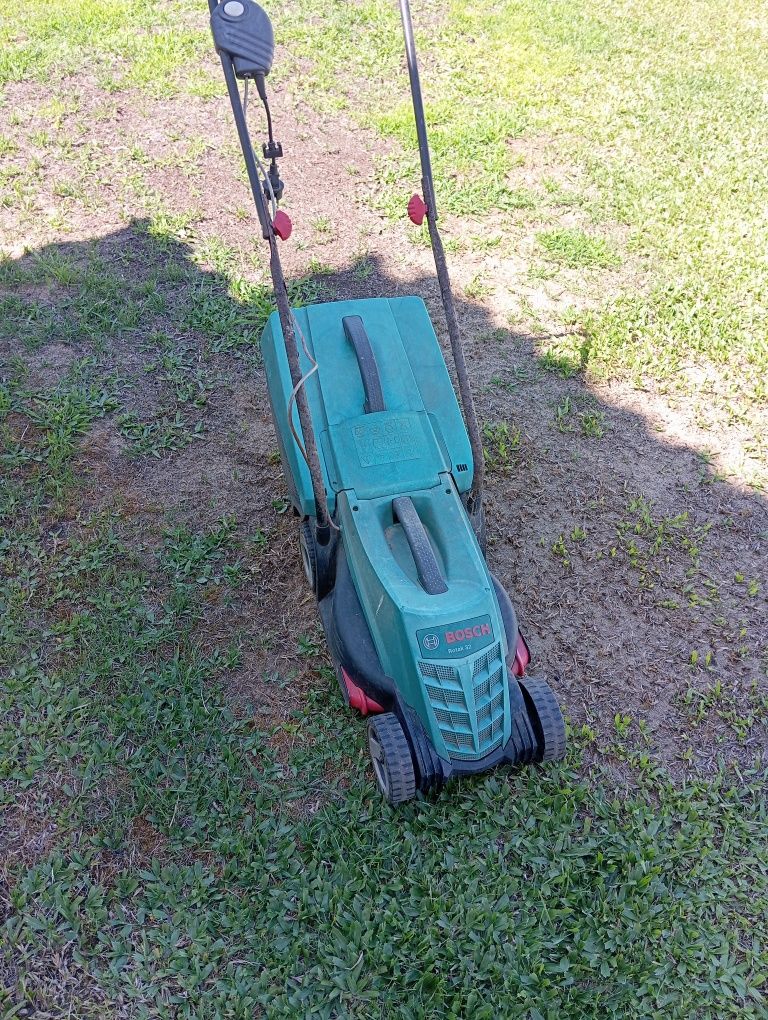 Cortador de Relva Bosch Ratuk 32 - para peças ou conserto