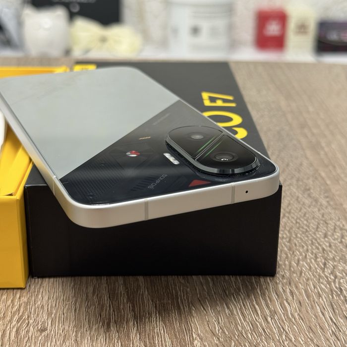 Poco F7 12/512 Новый, гарантия от АЛЛО
