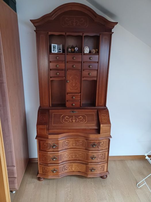 Drewniany sekretarzyk