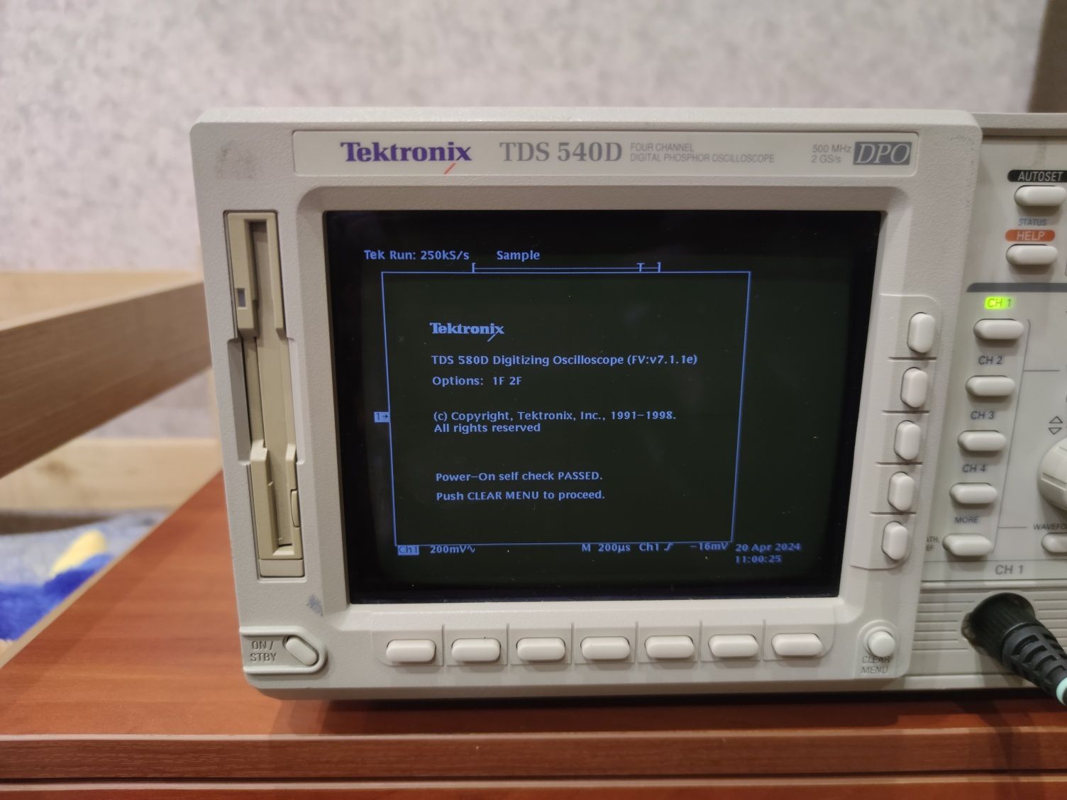 Осциллограф Tektronix TDS560/580D