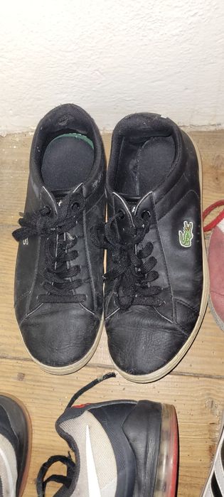 Conjunto de ténis de marca