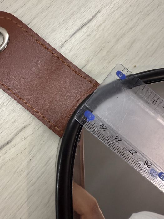 Дзеркало грушевидної форми