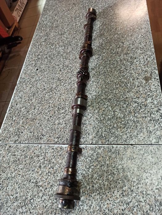 Wałek rozrządu SW400