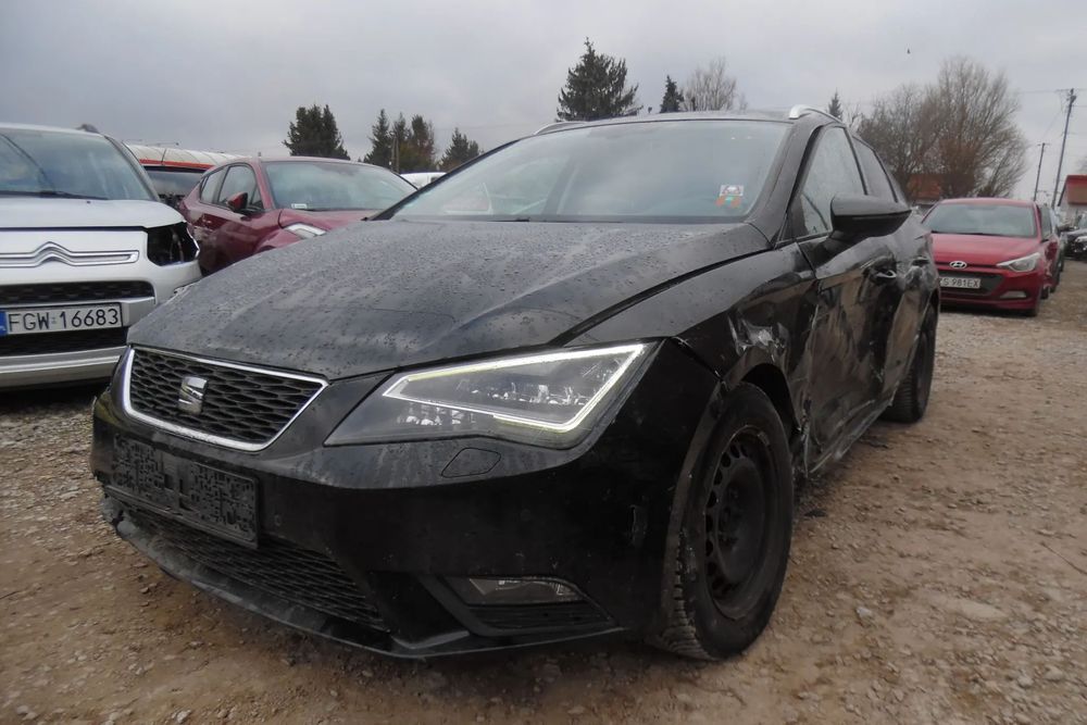 Seat Leon 2016r, 1.4 TSI. Uszkodzony prawy przód i lewy bok. Jeździ.