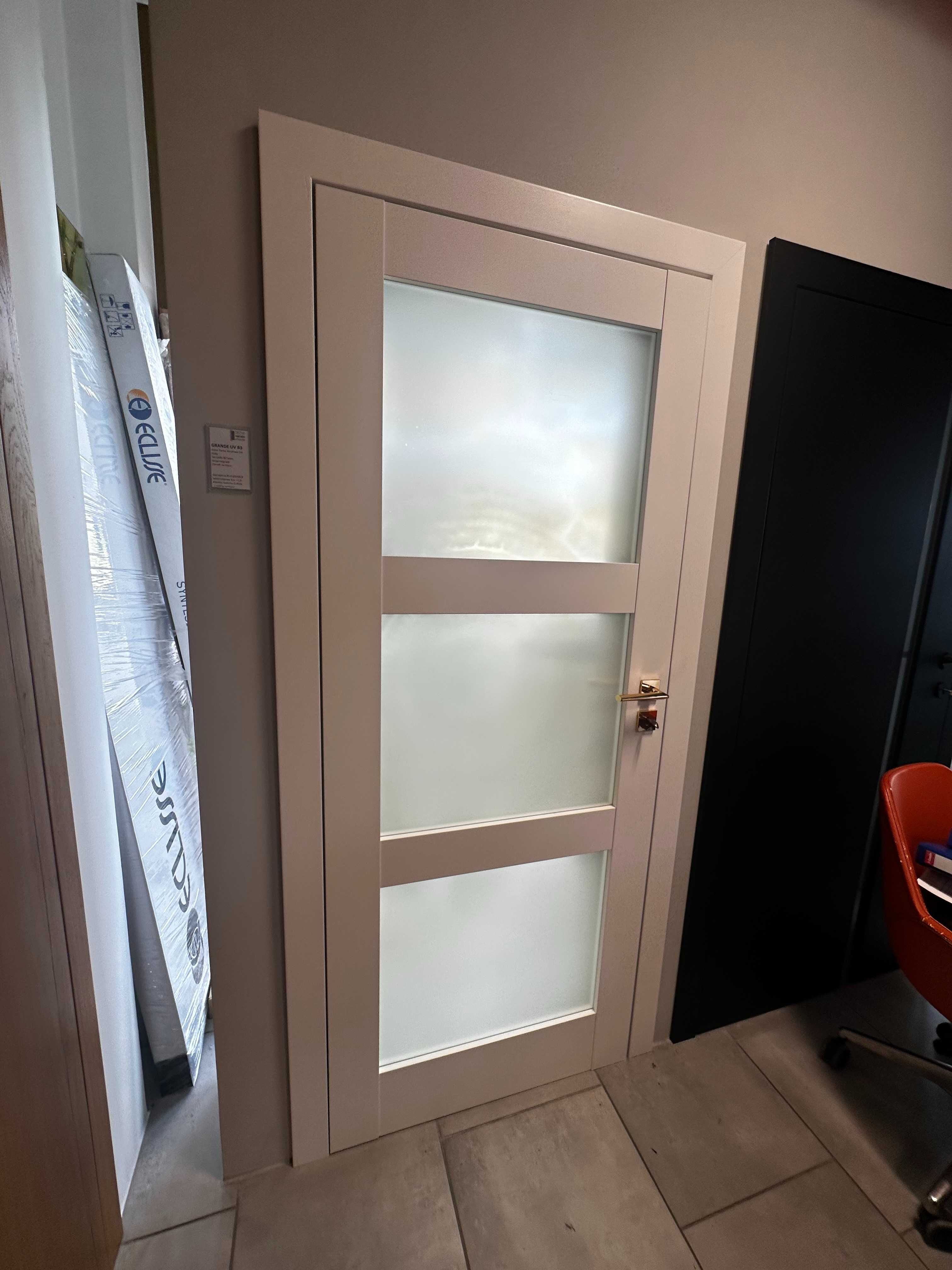 Drzwi bezprzylgowe Porta Grande UVB3  800 Lewe  zamke klucz białe