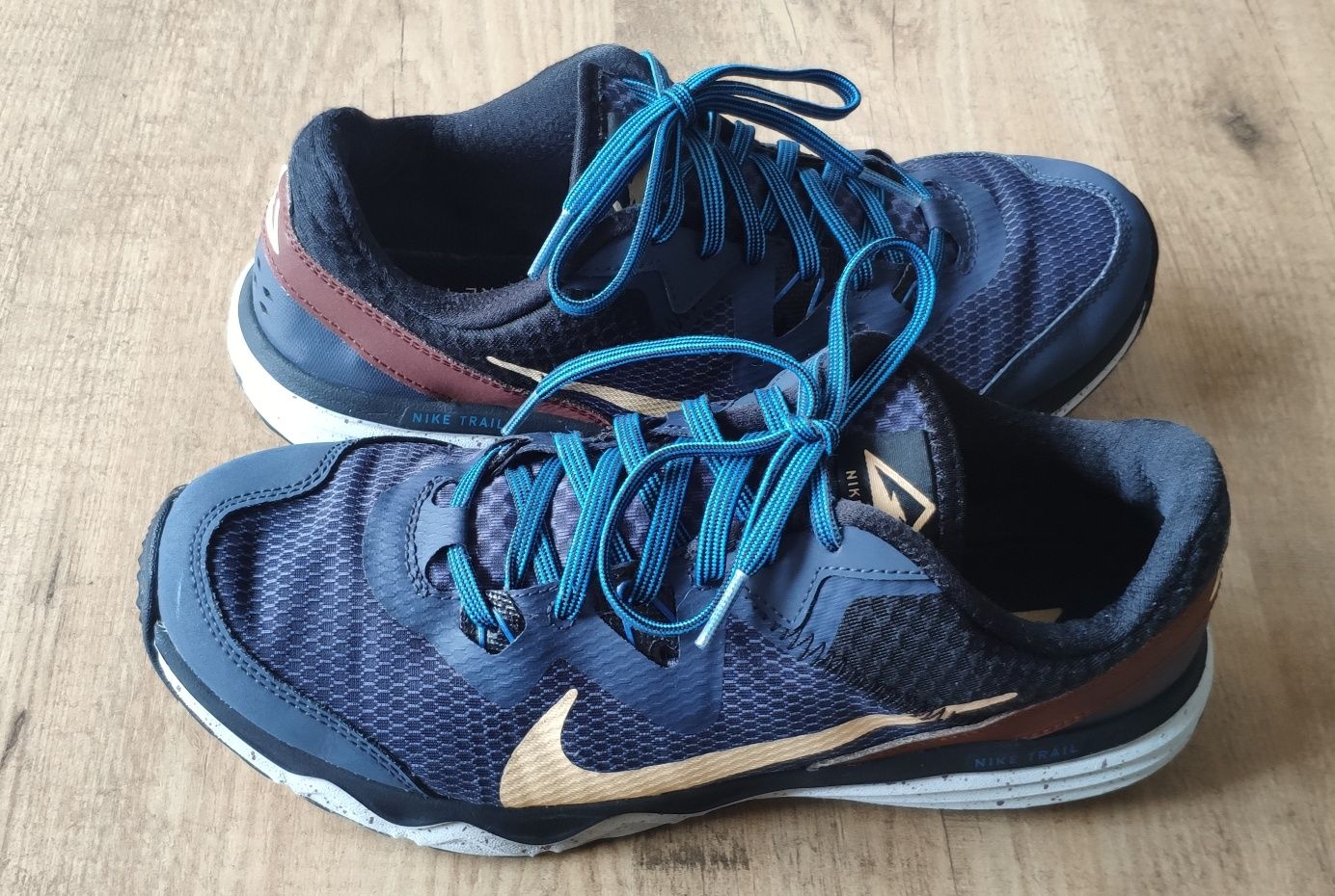 Ténis Nike Trail Running Juniper 42