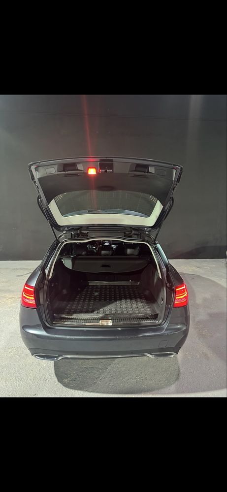 Mercedes C200 Ano 2015 ( Versao Avantgard )