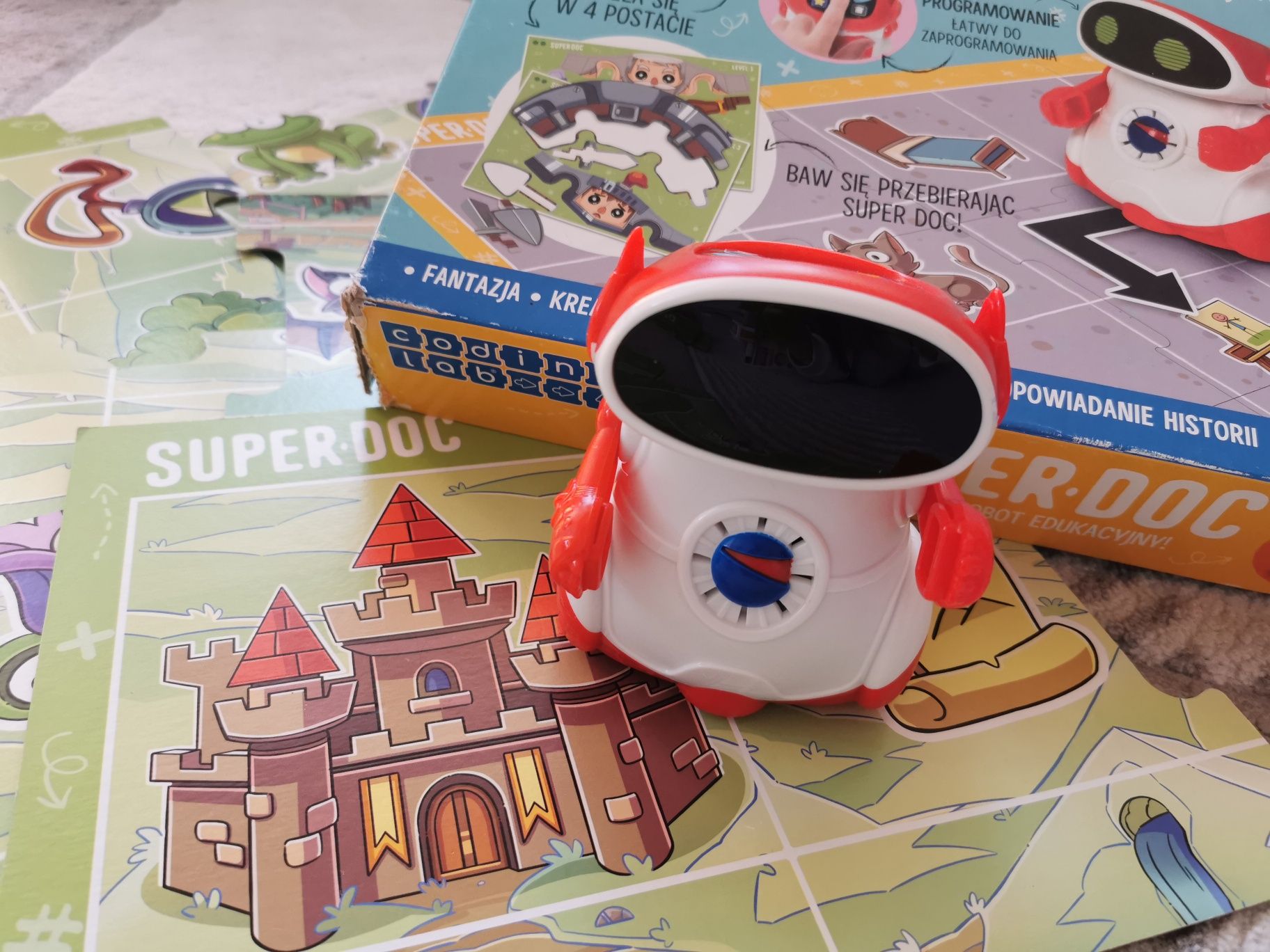 Super DOC mówiący robot edukacyjny programowanie