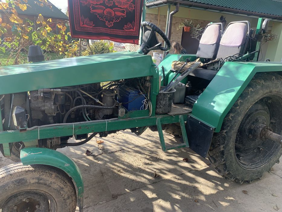 Продам, трактор саморобний , мотор від мерседеса 123 .