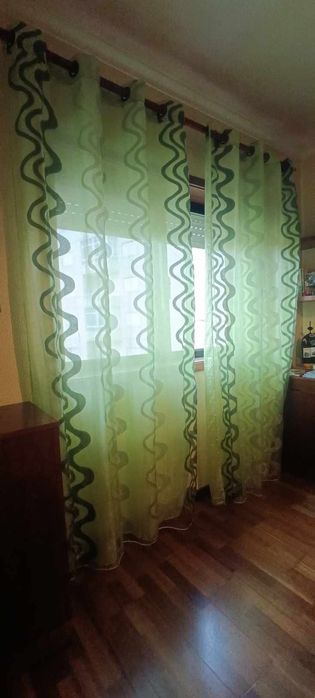 Cortinas duplas. Verde -lima e reposteiro