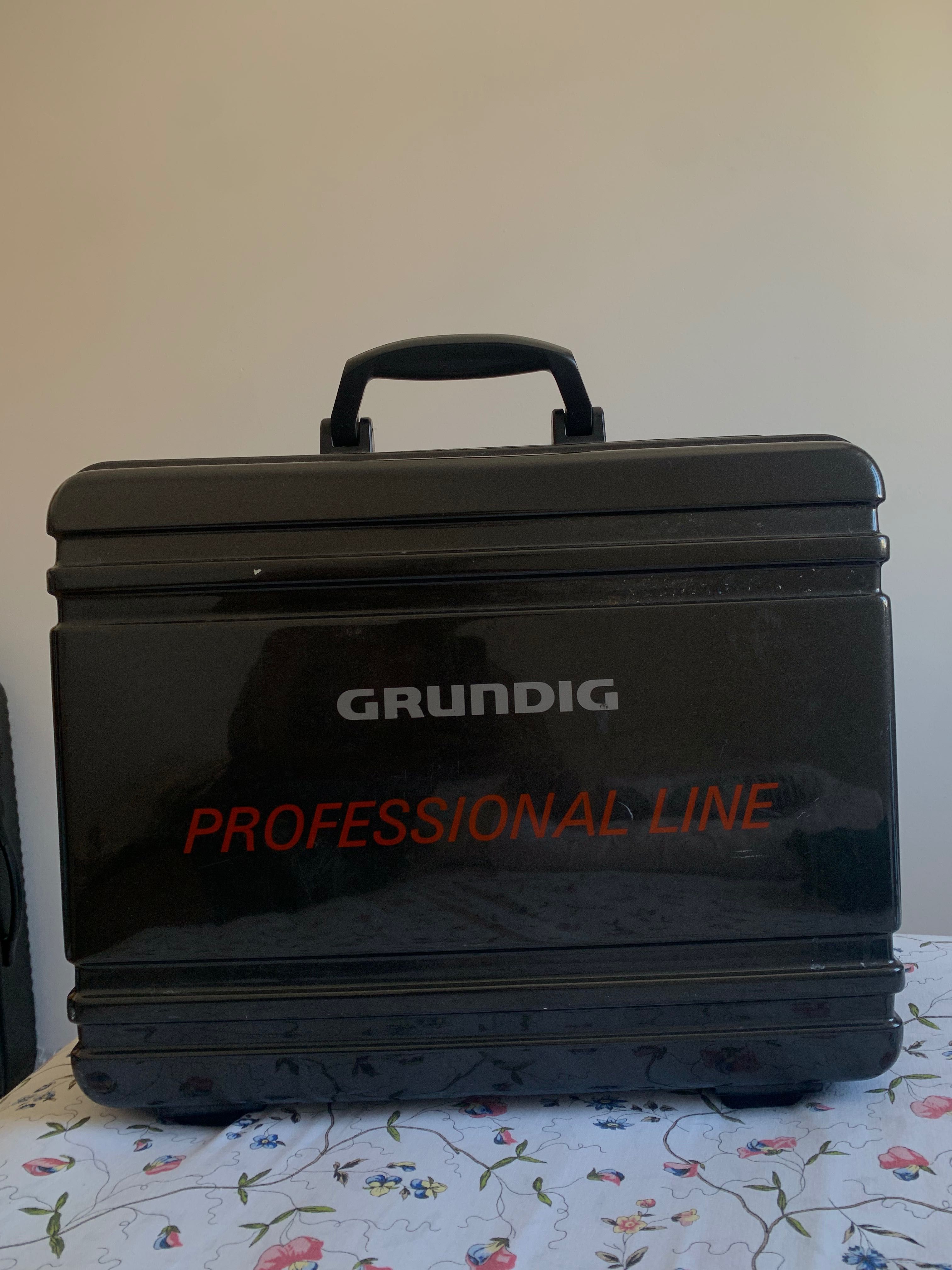 VHS Video Camera Grunding