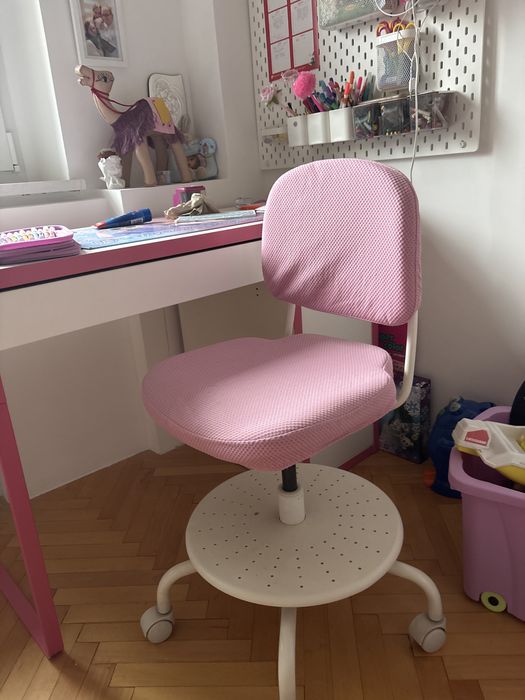 Sprzedam krzeslo obrotowe ikea dla dziewczynki