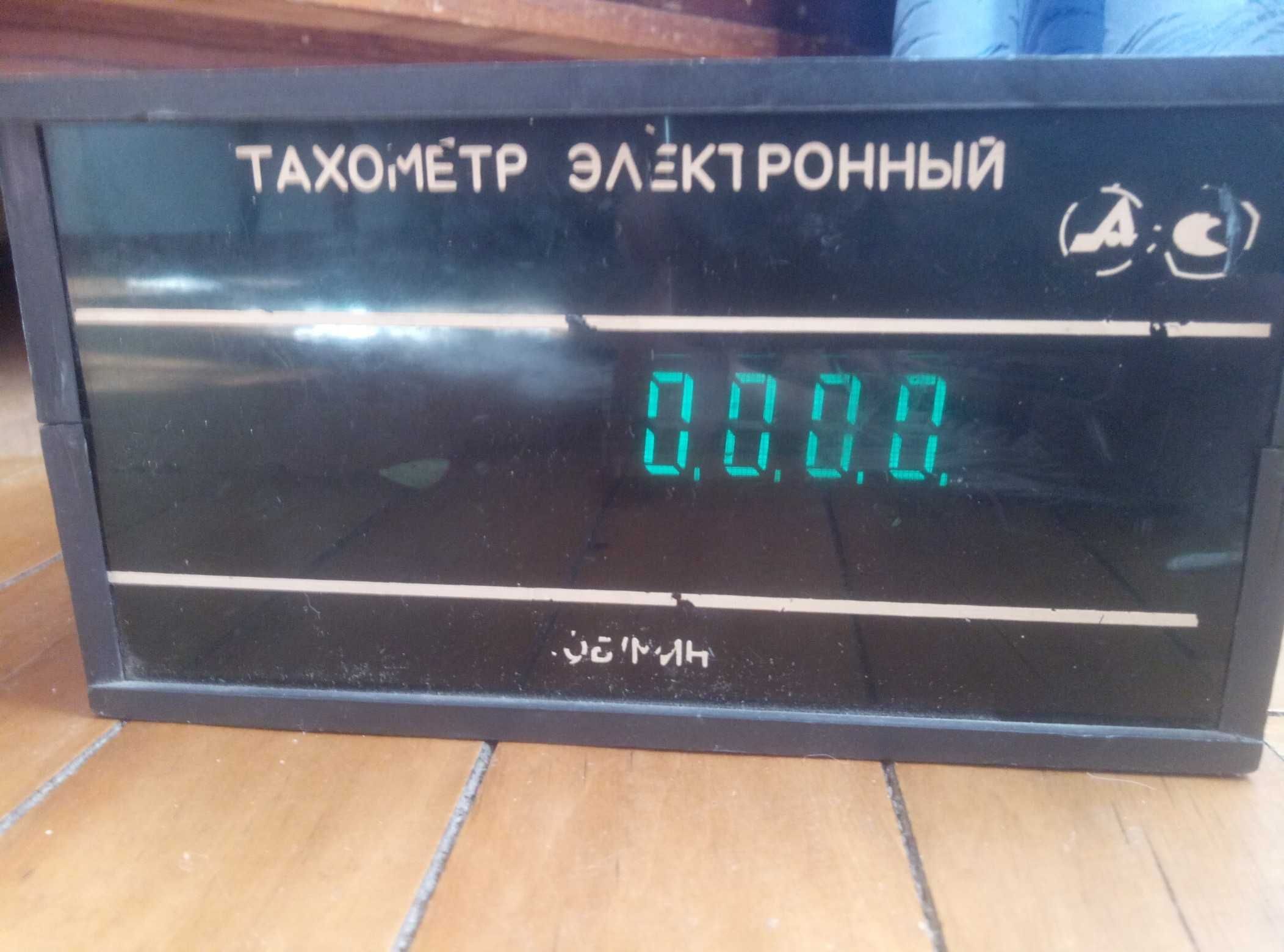 Електронний тахометр 7ТЕ-М1