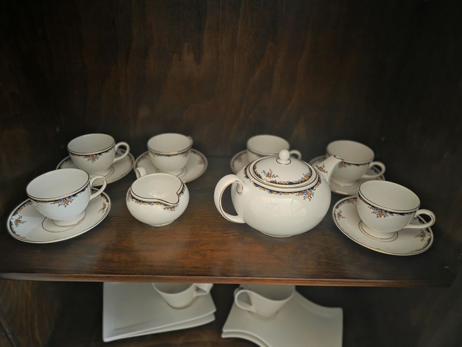 Porcelana bone china obiadowy i hetbaciany serwis 6 osób Wedgwood Osbo